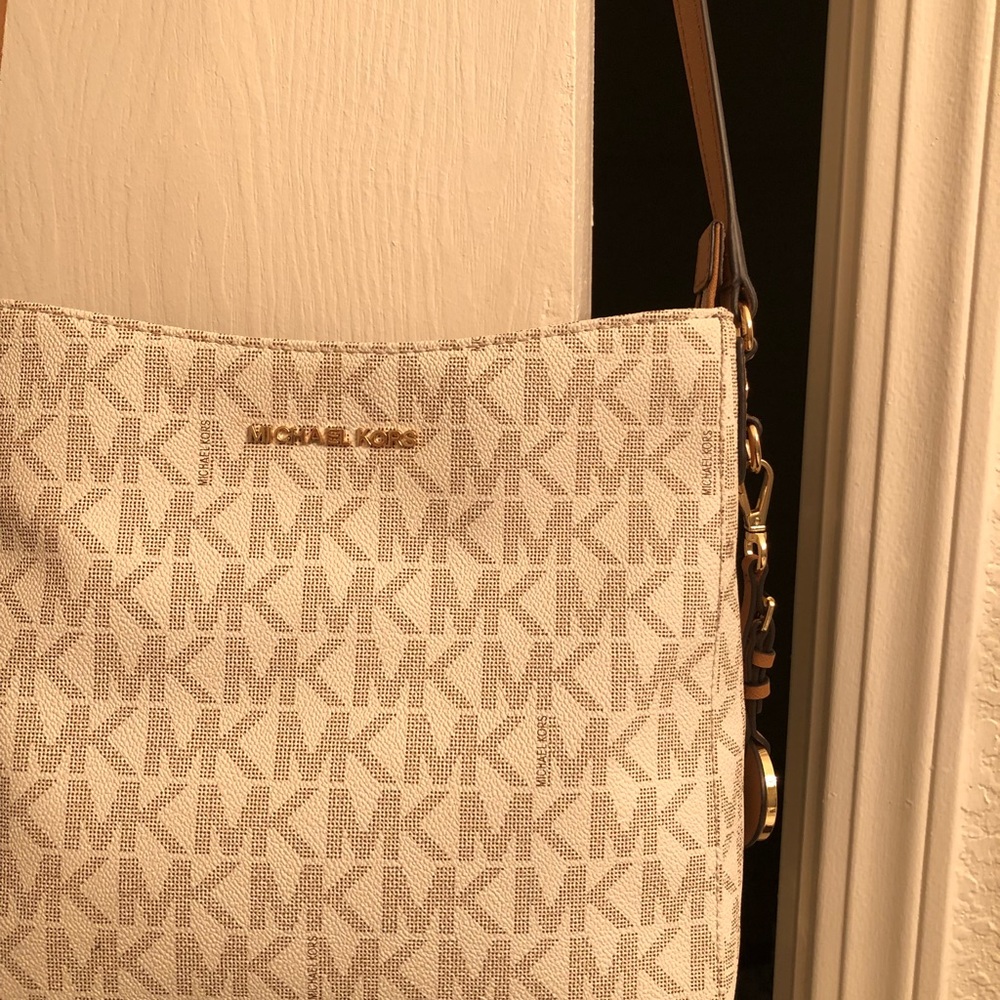 Michael Kors Jet Set Travel Crossbody Vanilla bag